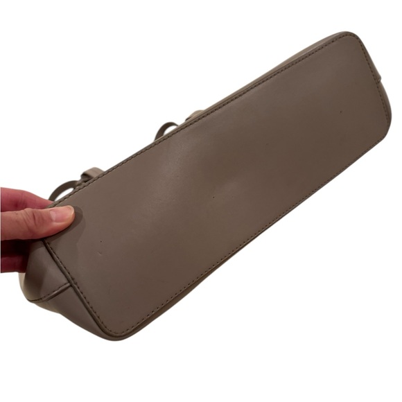 Kate Spade Seton Drive Karla Tote Bag Taupe $299 - Picture 3 of 11